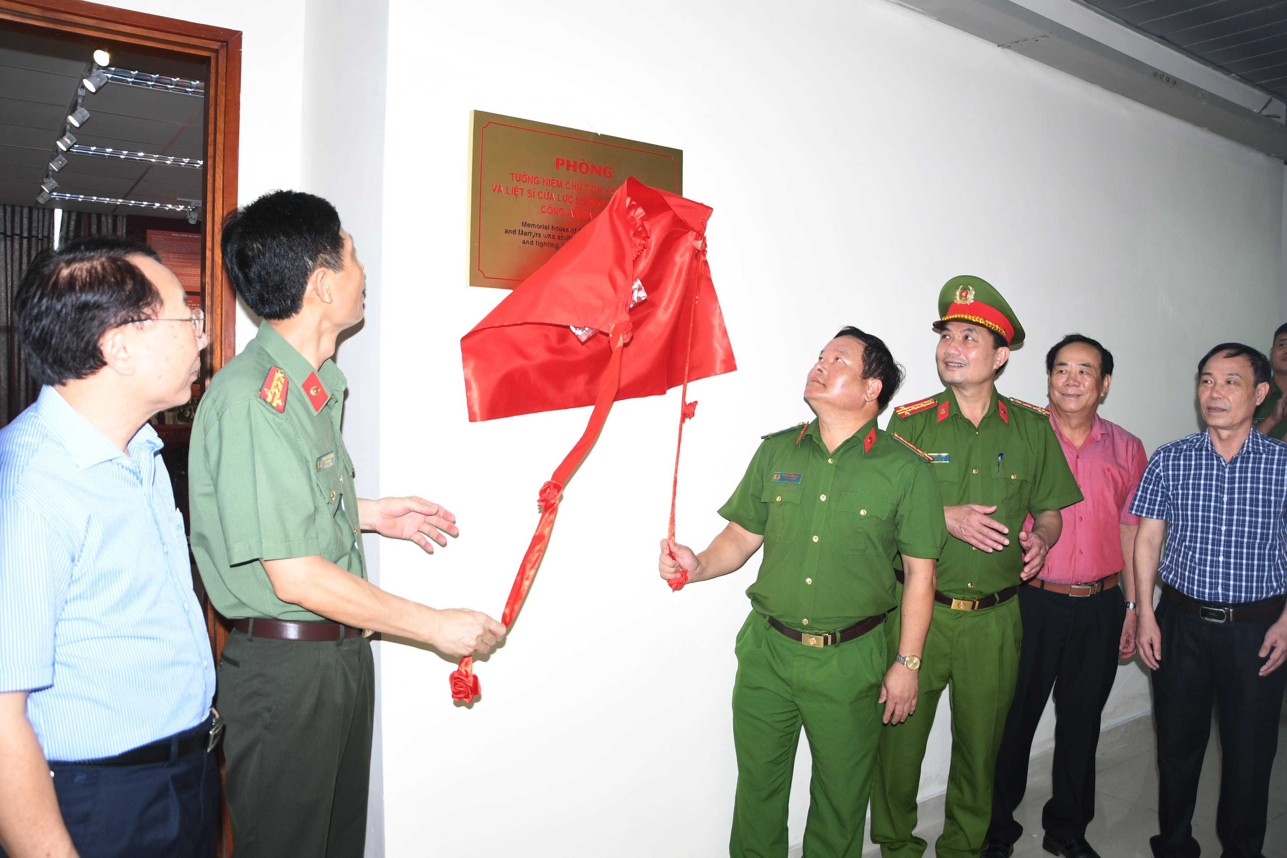 Phòng Cảnh sát PCCC&CNCH CATP: Khánh thành Phòng tưởng niệm Chủ tịch Hồ Chí Minh và liệt sĩ lực lượng Cảnh sát PCCC